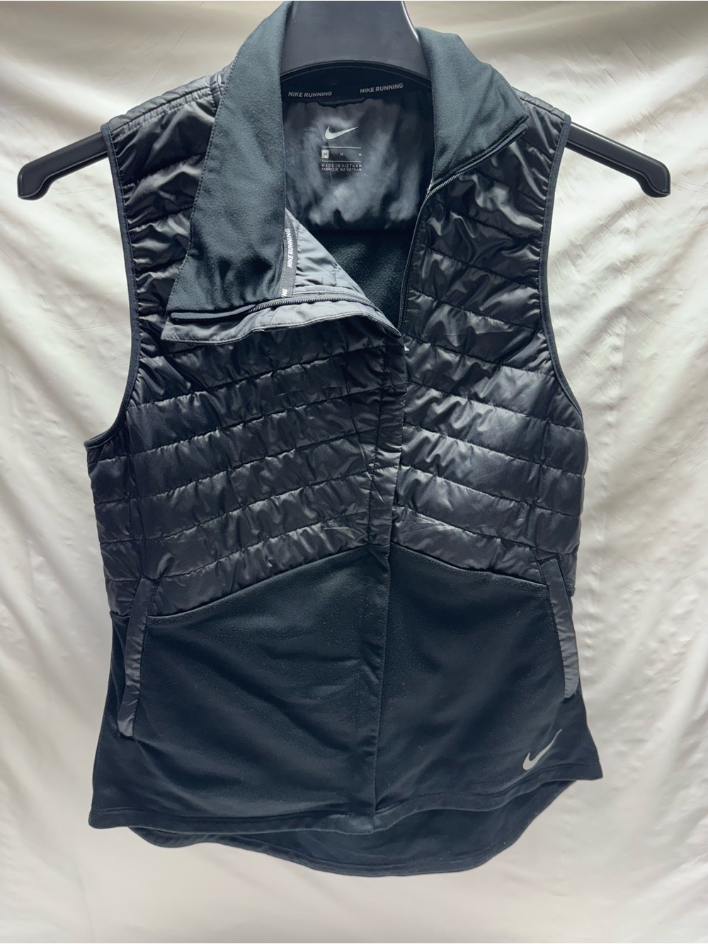 Nike Women’s Black Quilted Hybrid Running Vest
